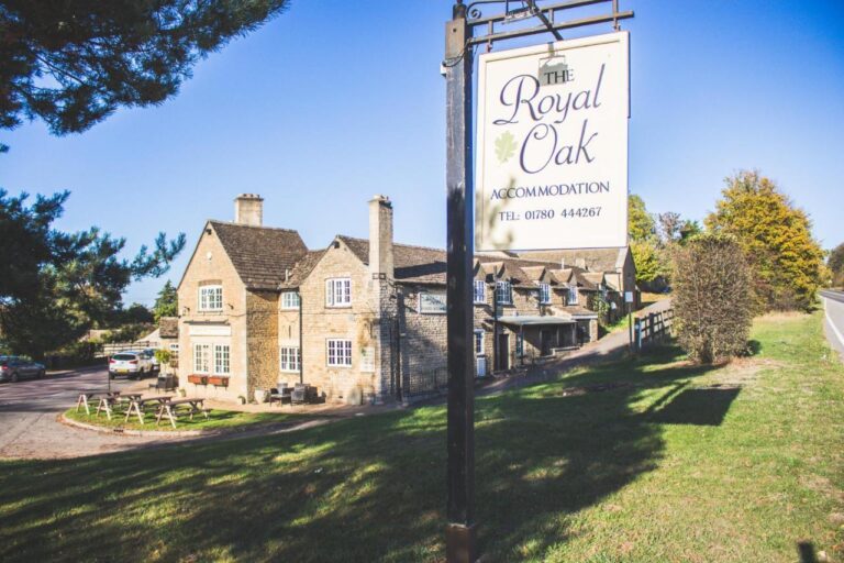 the royal oak public house stamford pic 1 768x512